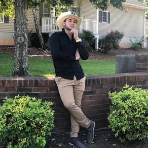 Meet your Posher, Luis miguel